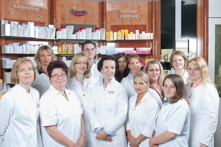 Das Team der M&uuml;nsterapotheke Bonn.